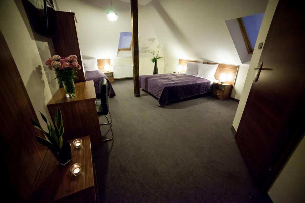 Hotel Gosciniec Nad Goplem Grodztwo Pokoj fotografie