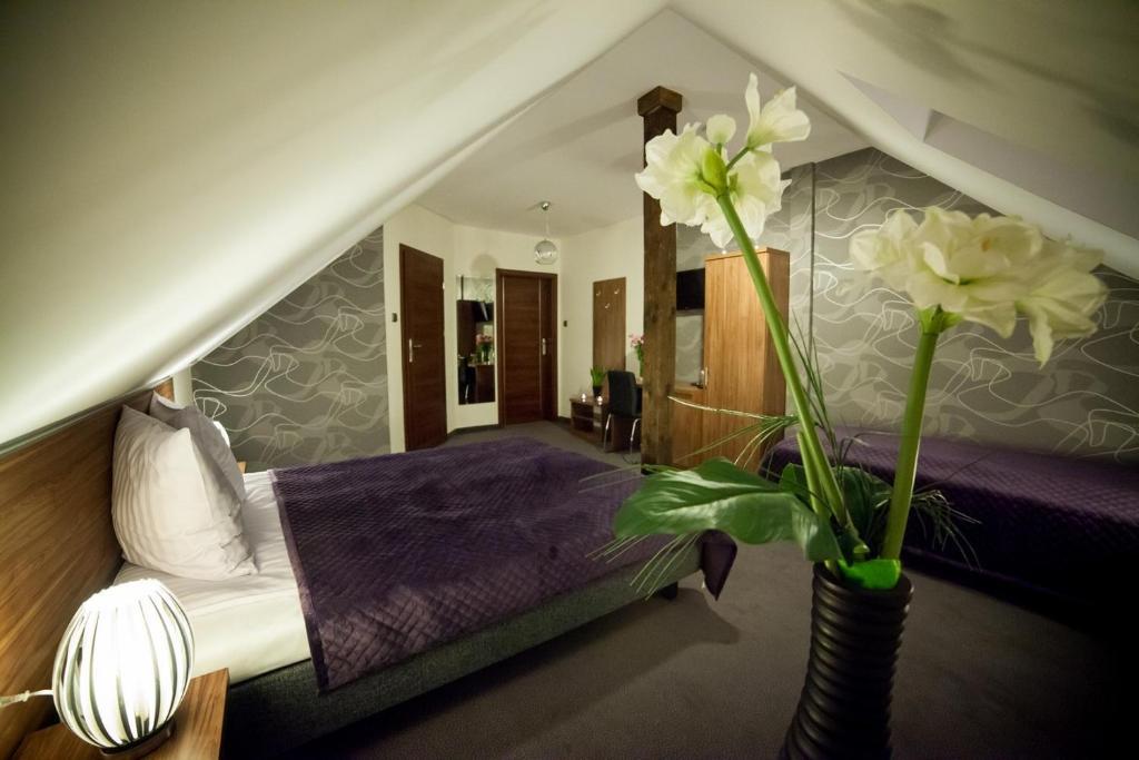 Hotel Gosciniec Nad Goplem Grodztwo Pokoj fotografie